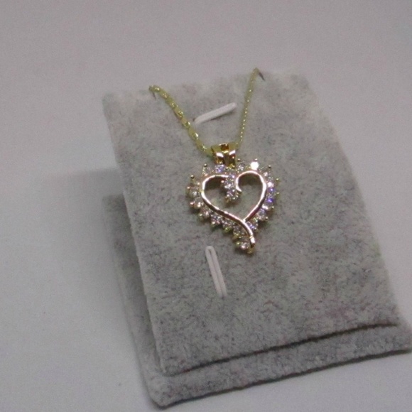 SOLD Heart Shaped Pendant - Picture 5 of 6